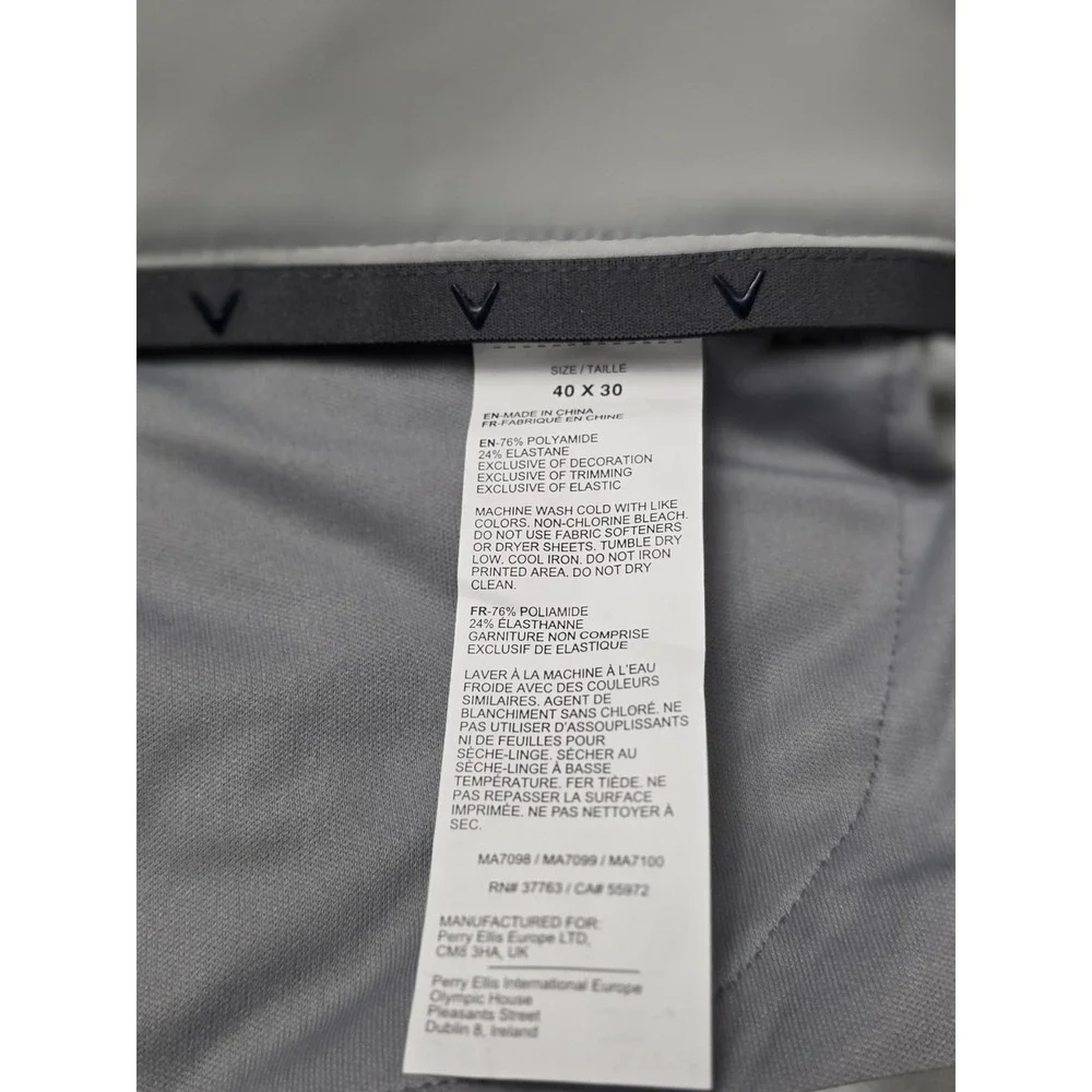 Callaway Men's SlimFit 5 Pocket Pants in a light gray color with stretch Sz40x30
